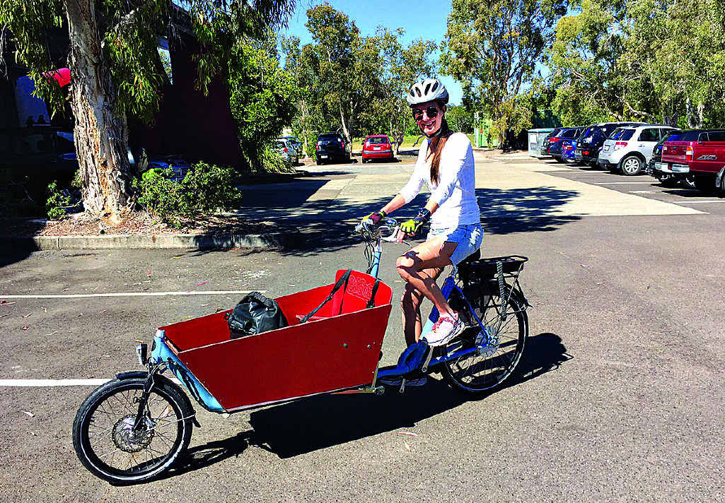 Laura Weyman-Jones learns to manoeuvre her Bakfiets. Laura Weyman-Jones learns to manoeuvre her Bakfiets.